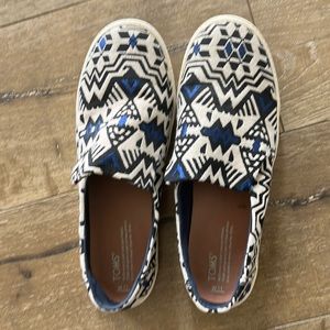 Lightly worn size 11 Toms